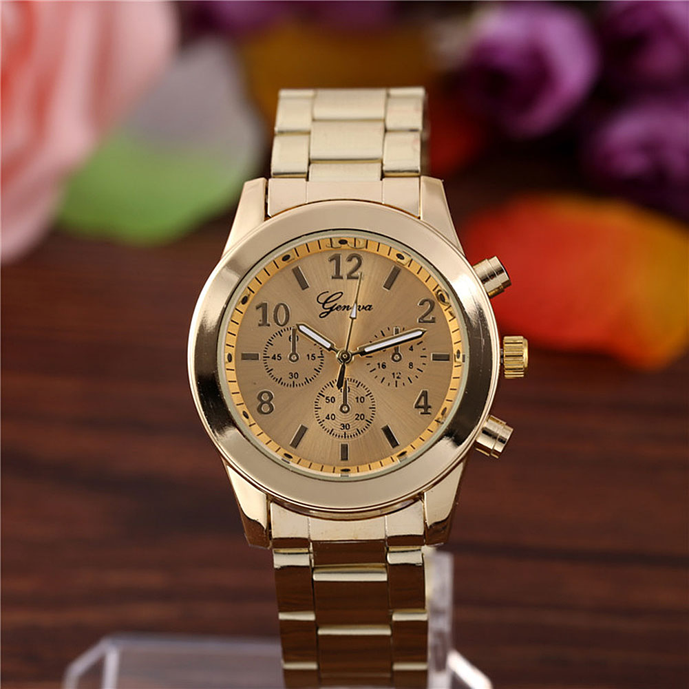 analog quartz wrist watch